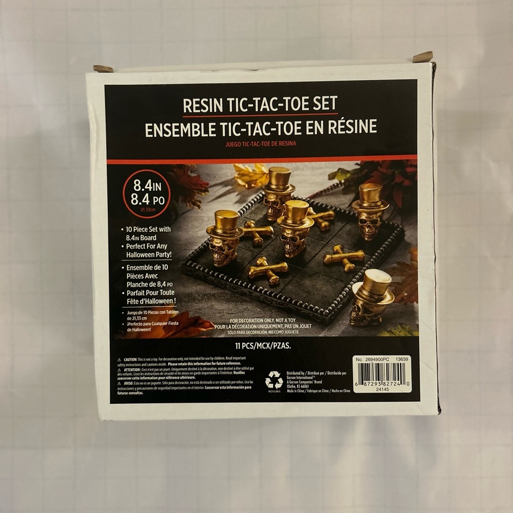 Skull & Crossbones Resin Tic-Tac-Toe 10 Piece Set